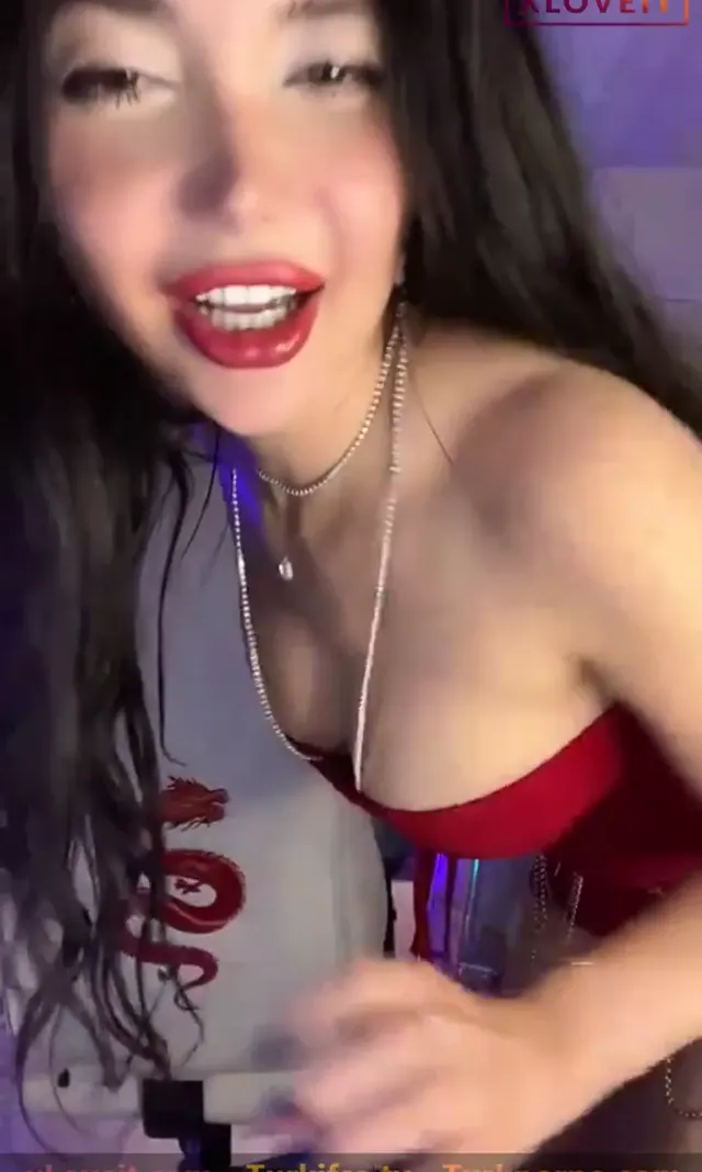 Devilina — Bigo Devilina ifşa Sexy güzel kızın full yayını · sahne 2