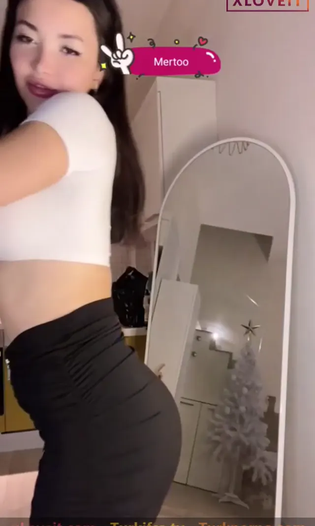 Kitana — Bigo Kitana ifşa Büyük memeli çıtırın yayınından video seyret · sahne 2