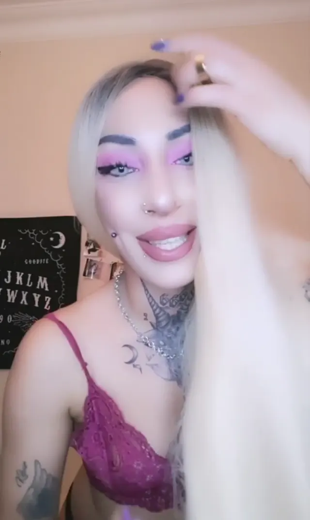 Marialues — Marialues ifşa Seksi Türk kızı vücudunu sergiledi · sahne 3