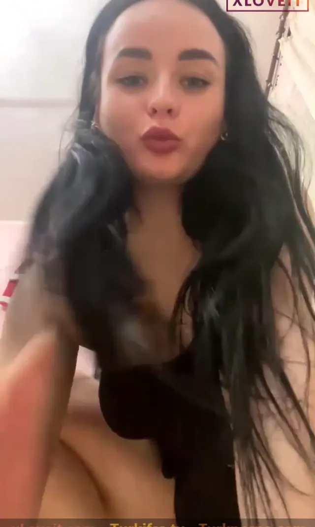 Tango Mila — Tango Mila ifşa Güzel Türk kızından etek altı video · sahne 1