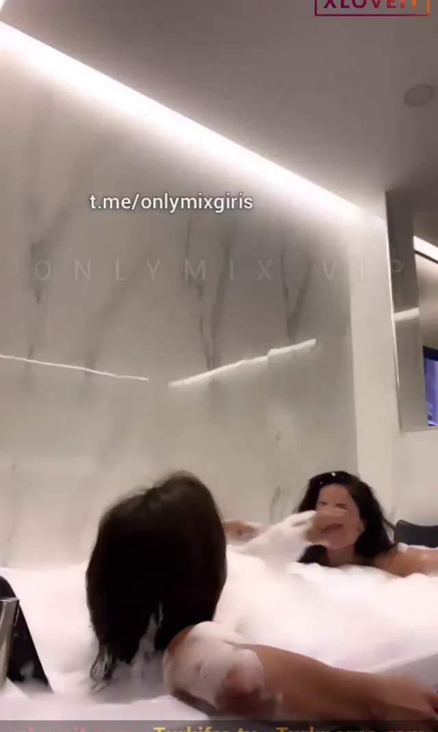 Tango Pole — Tango Pole ifşa 2 kız jakuziden nude yayın yaptı · sahne 3