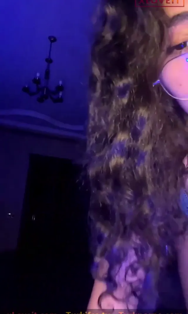 Tango Sibel — Tango Sibel ifşa Kıvırcık hatundan ayakda kıvırmalı yayın seyret · sahne 3