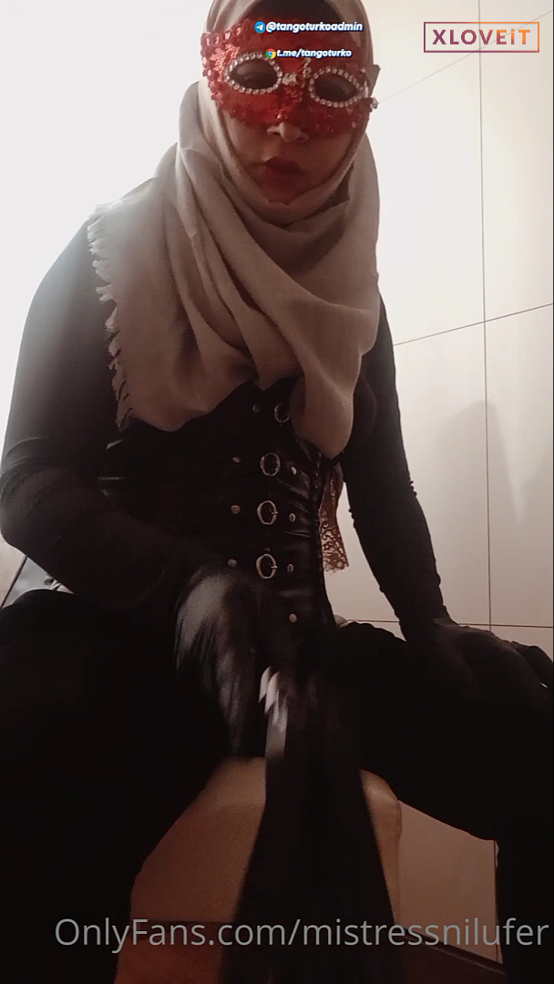 Mistress Nilüfer ifşa – Türk Türbanlı Sahibe Vol 7