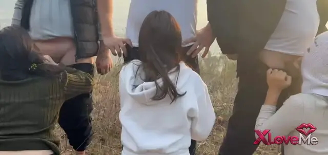 Grup Porno — 3lü Grup 3 Kız 3 Erkek outdoor sakso videosu