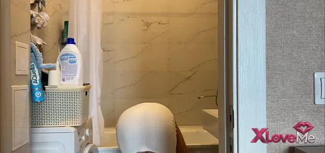 Youtube Katıl — Anya Stark ifşa Banyo temizliği yaptı — Anya Stark