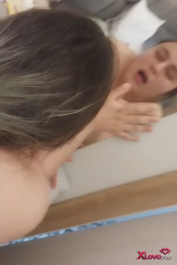 Amatör Porno — Azgın Balıketli kızın keyifli seksini seyret