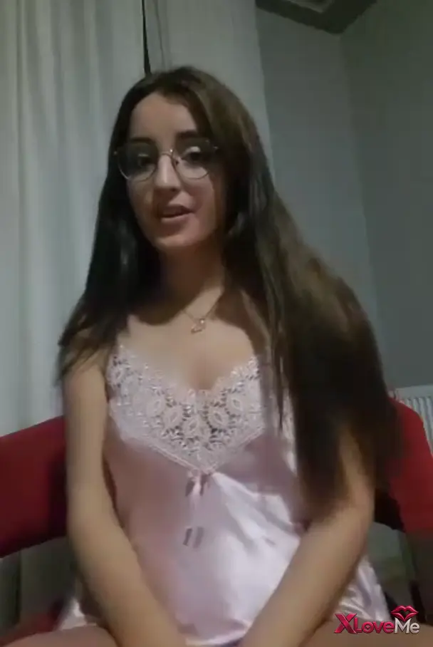 Canlı Yayınlar — Belinay ifşa Gözlüklü hatunun gecelikli uzun yayını
