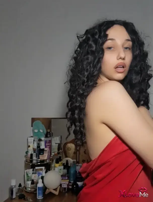 Bellah ifşa Kıvırcık sexy hatundan yayın seyreta — Bellah