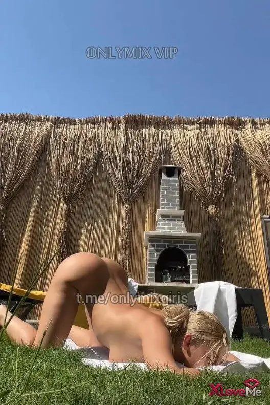 XXX — Berfe Ece Talin ifşa Çırıl çıplak sabah yogası yaptı — Berfe Ece Talin