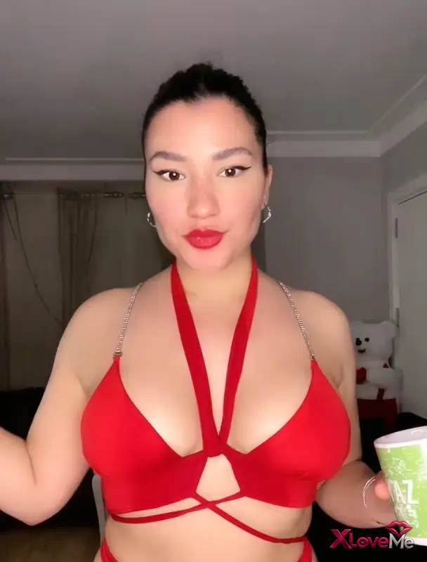 Bedava Porno — Burcu Yıldız ifşa Kırmızı elbiesiyle canlı yayında — Burcu Yıldız