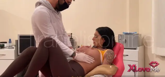 Konulu Porno — Doktor Porno Hira Helis muayenede doktora sakso çekti — Hira Helis