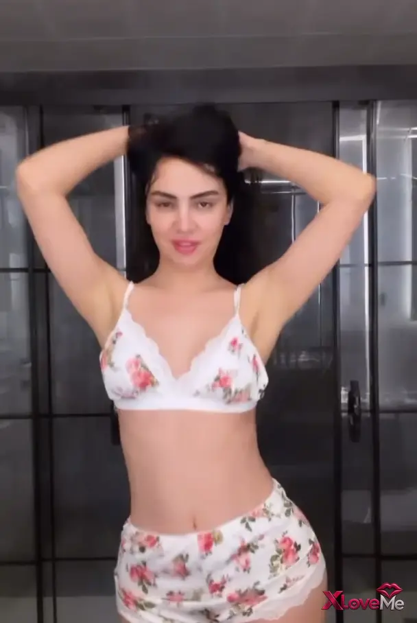 Türk ifşa — Ece Ronay ifşa Fenomen milf hatundan videolar