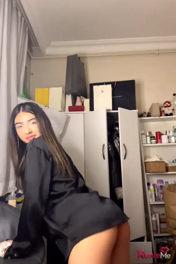 Bedava Porno — Elanur Ayan ifşa Siyah gömlekli yayın videosu — Elanur Ayan