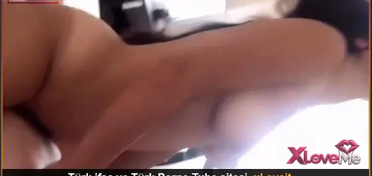 Amatör Porno — Genç pornosu zevkten uçuyor izmirli