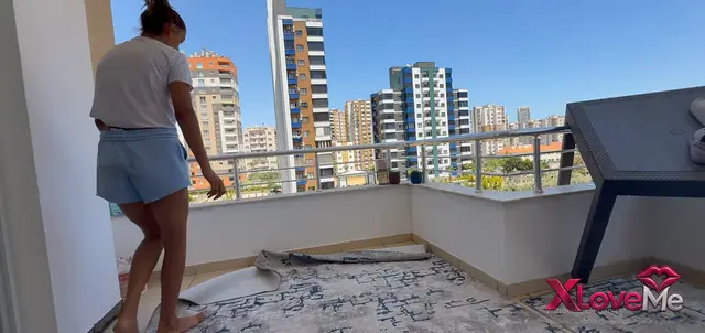 Türk ifşa — Göksu Düldül ifşa Katıl hatunu balkonu temizledi — Göksu Düldül