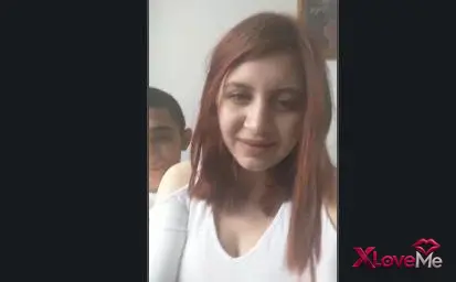 XXX — Kardeşine memelerini elletiyor Türk