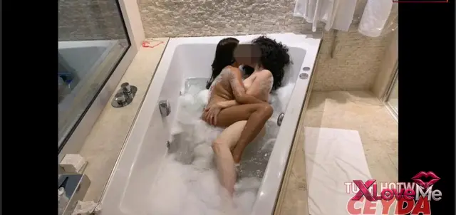 Amatör Porno — Lez grup herşey var Hotwife Ceyda — Hotwife Ceyda