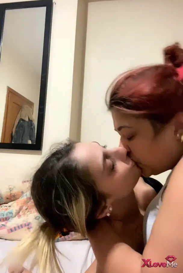 Girlfriend — Lezbiyen ifşa Şişman Cansu zayıf sevgilisini götürdü