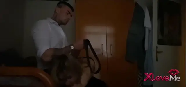 XXX — MarcusChengvip ifşa Kemerle genç sevgilisini dövdü