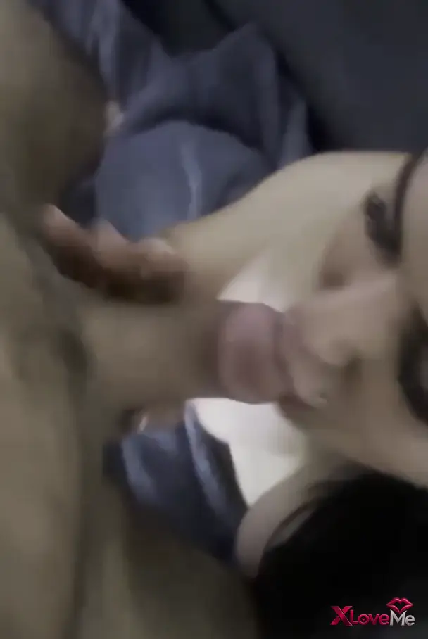 Mature Porno — Milf Sakso Buse Este diz çöküp yarrağı ağzına aldı — Buse Este