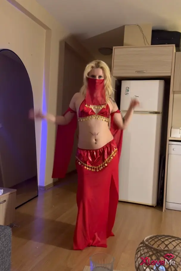 Türk ifşa — Nazenin ifşa Seksi hatun dansöz kostümüyle kıvırttı — Nazenin