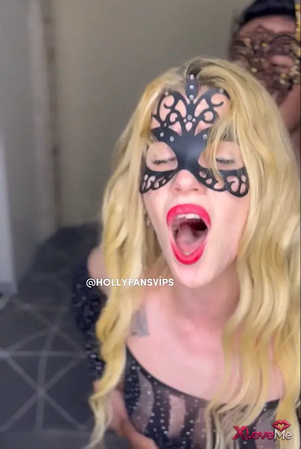 Konulu Porno — Olgun kadın boşalma Nmayy kucakta sikilip patladı