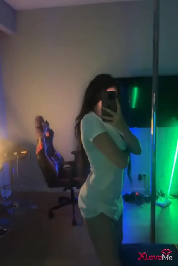 Tango Yayınları — Özgesss ifşa Güzek seksi kızdan yayın seyret