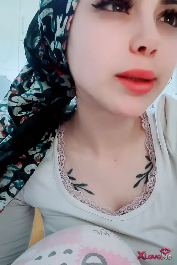 Hijab — Ponçik Özlem ifşa Türbanlı kızdan yarım satlik yayın — Ponçik Özlem