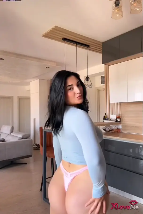 XXX — Sarem Uysal ifşa 7 Farklı nude videosunu seyret — Sarem Uysal