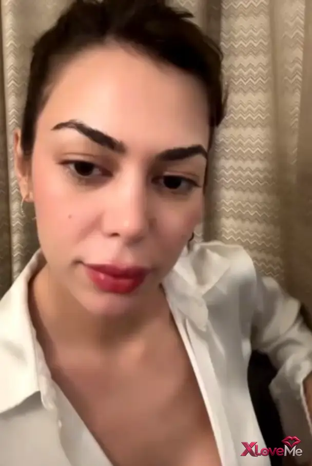 Canlı Yayınlar — Şeydanur Tunç ifşa Seksi hatun canlı yayın yaptı — Şeydanur Tunç