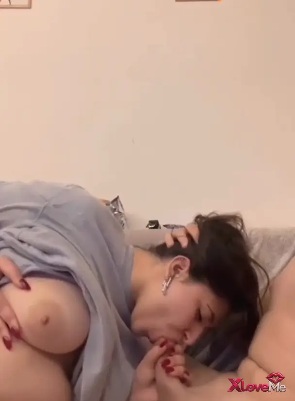 Türk Sakso — Şişman Porno Ateşli Melike dalgayı ağzına aldı