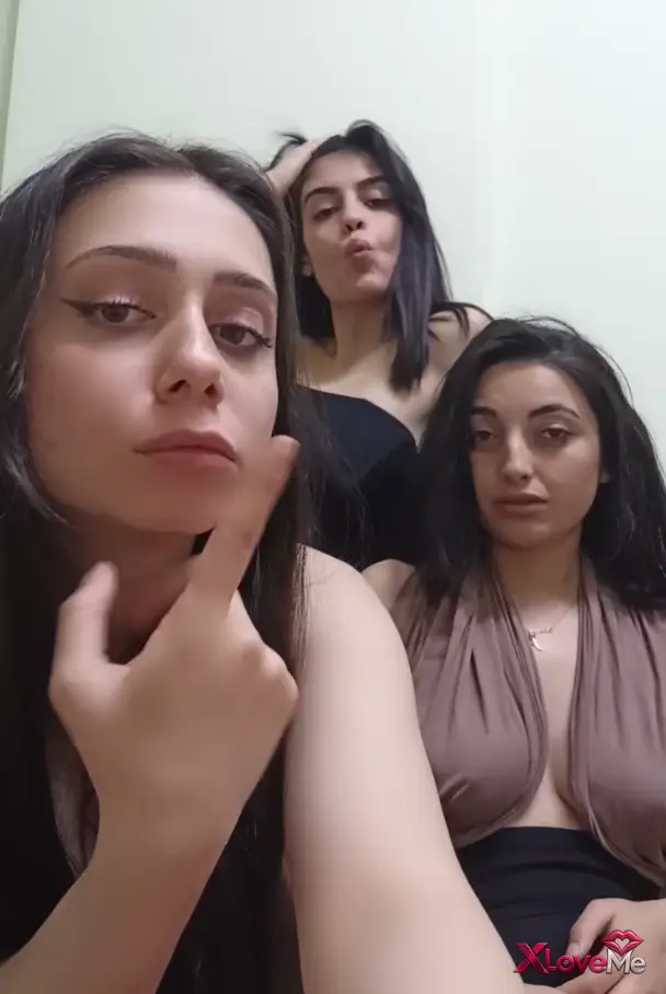 Tango Yayınları — Sude Ece Buse ifşa 3 kızın canlı yayınını seyret