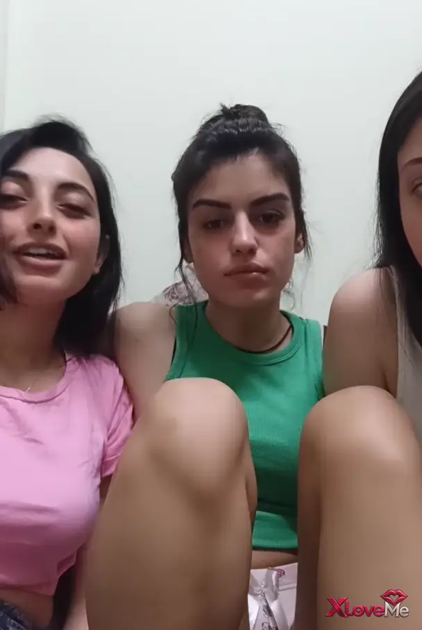 Sude Ece Buse ifşa Üç kızın canlı yayınını seyret