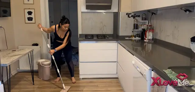 VIP ifşalar — Talya Burcu ifşa Sexy hatun mutfağı süpürdü — Talya Burcu