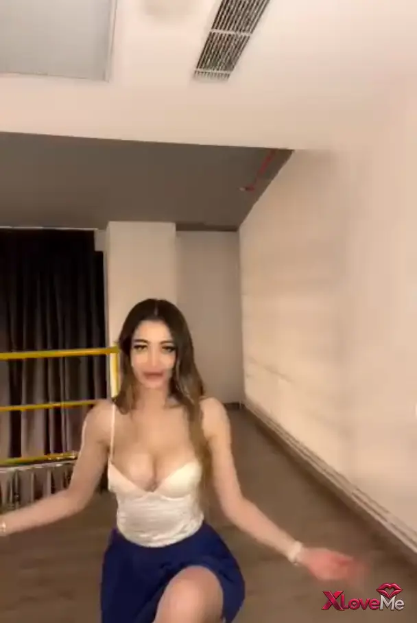 Bedava Porno — Tango BenPoine ifşa Mini etekli canlı yayın videosu seyret — Tango Poine