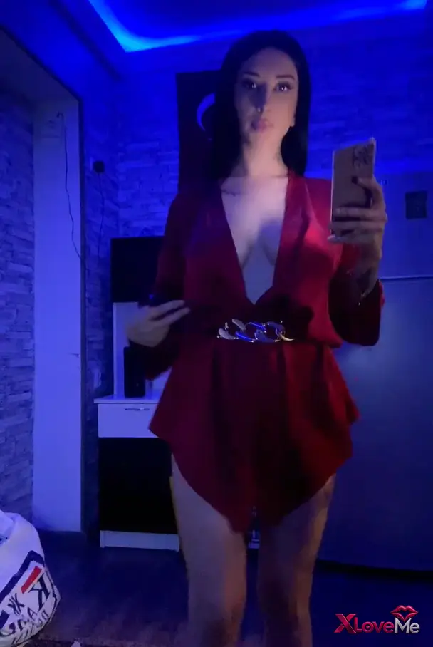 Tango Eva ifşa Gecelikli sarhoş yayınını seyret — Tango Eva