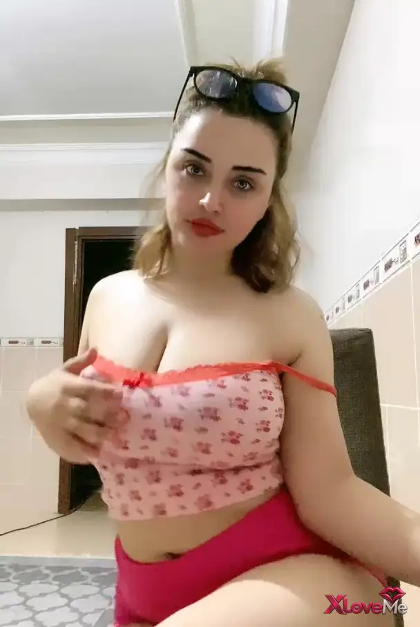 Tango Gizem ifşa Büyük memeli götlü kız — Tango Gizem