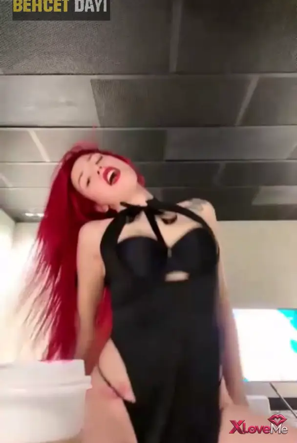 Bedava Porno — Tango Lali ifşa Sandalyede sexy show yaptı — Tango Lali