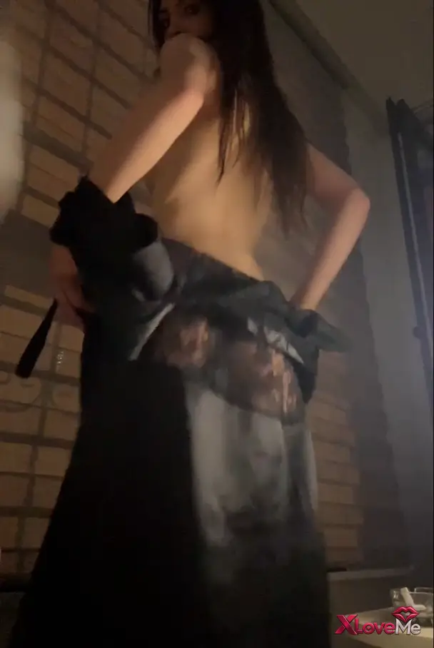 Twitter ifşa — Tango Oksana ifşa Gecelikli nude yayını — Tango Oksana