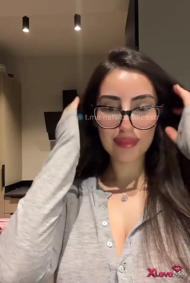 Tiktok ifşa — Tiktok Zenoliy ifşa Güzel hatunun yayınını seyret