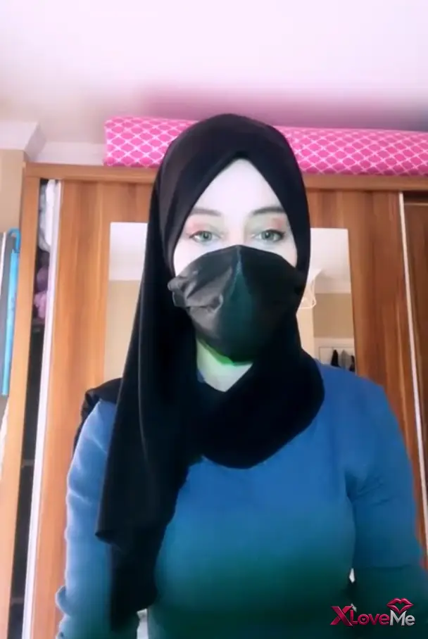 Canlı Yayınlar — Türbanlı Boncuk ifşa Yatak odasında yaptığı canlı yayın — Türbanlı Boncuk