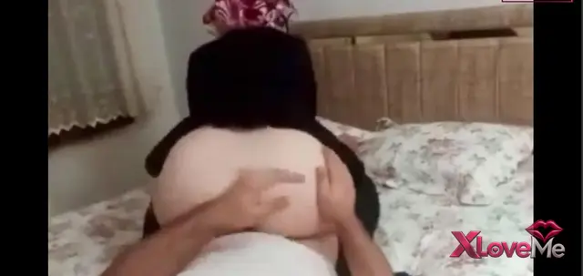 Türbanlı olgun porno Ev hanımı kucakta