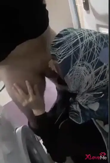 Türbanlı Porno — Türbanlıya sakso çektirip bağırtarak sikiyor
