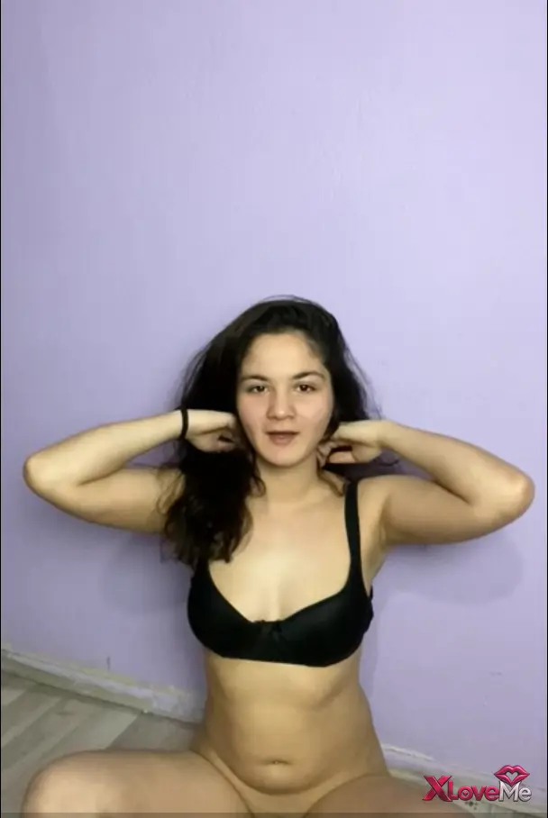 XXX — Ayşen çelik nude Külotsuz vücudunu sergiledi — Ayşen Çelik
