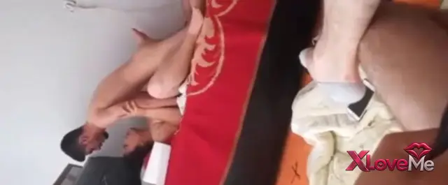 Genç Porno — Üniversiteli porno Öğrenci evinde sırada bekleyenler var