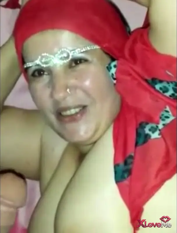 Yaşlı Porno Teyzesi yaşındaki kadının ağzına verdi