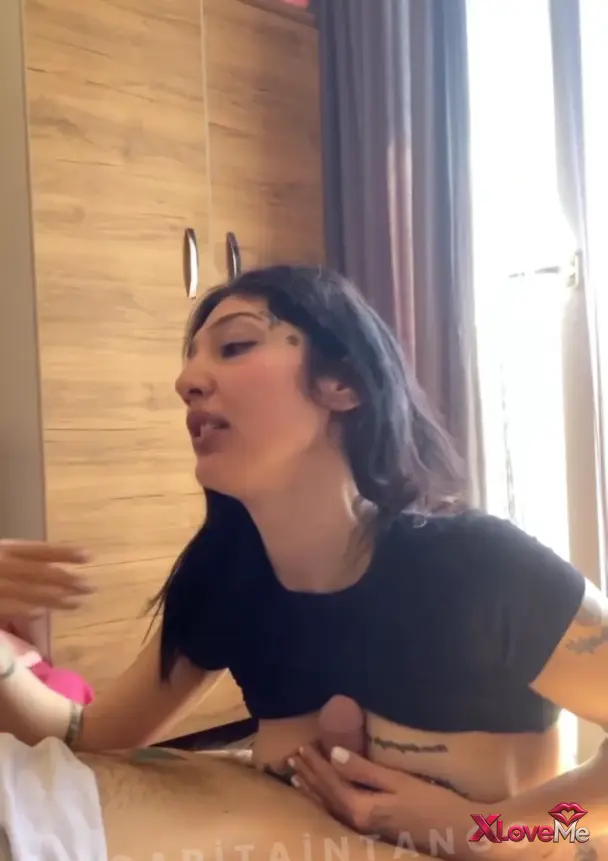 Genç Porno — HD Sakso Yasmin büyük yarraklı müşterisine sakso çekti — Tango Yasmin