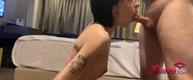 Genç Porno — Yayıncı Sakso Yasmin otel odasında ağzına aldı — Tango Yasmin
