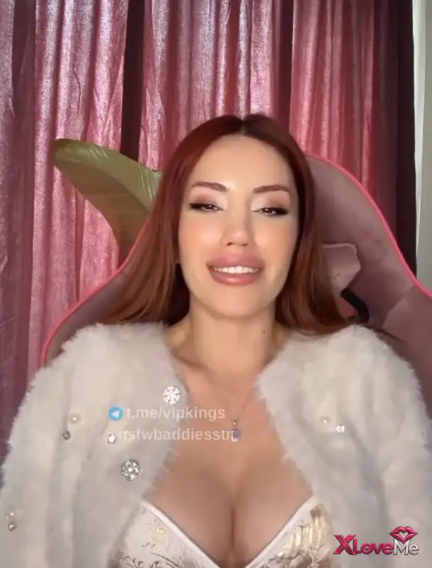 Canlı Yayınlar — Zelina ifşa Mico canlı yayında beyazlar içinde