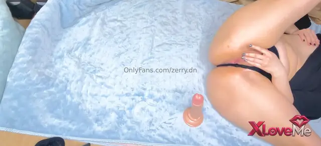 Zerry.dn ifşa Islak amcığını okşadı — Zerry dn